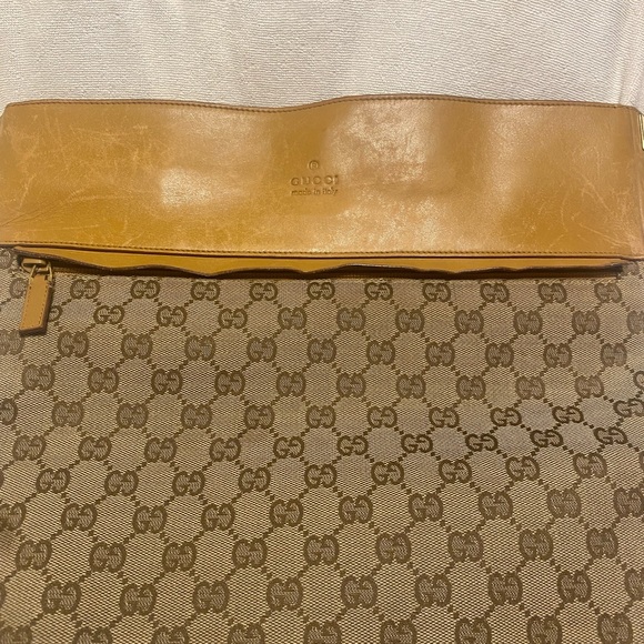 🩷 GUCCI CROSSBODY RARE! 🩷 - Picture 9 of 16